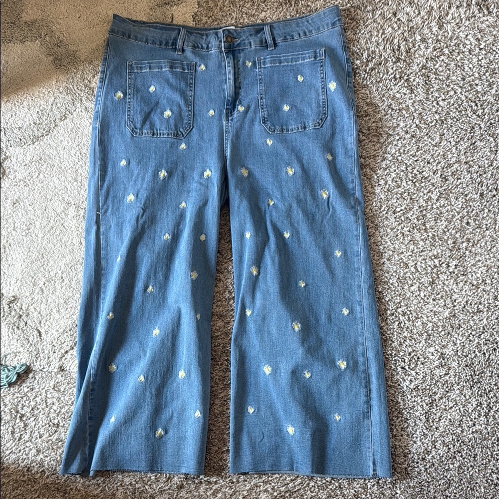 Blue Wide-Leg Jeans with Floral Embroidery